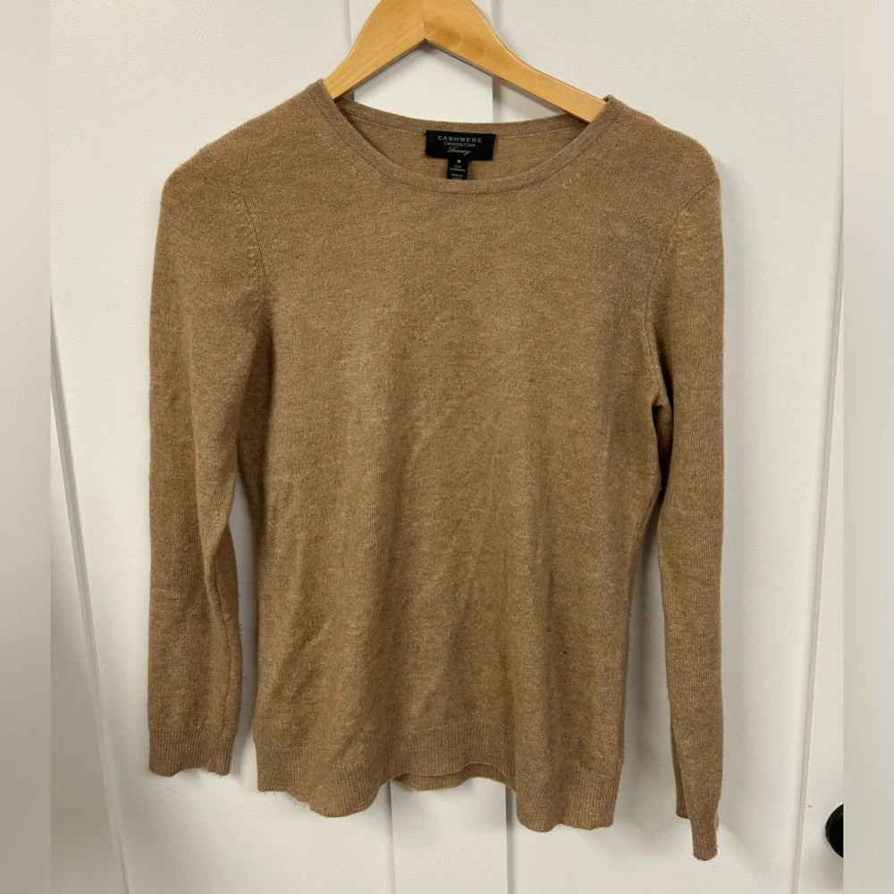 100% Cashmere Charter Club tan women’s long sleeve medium v-neck